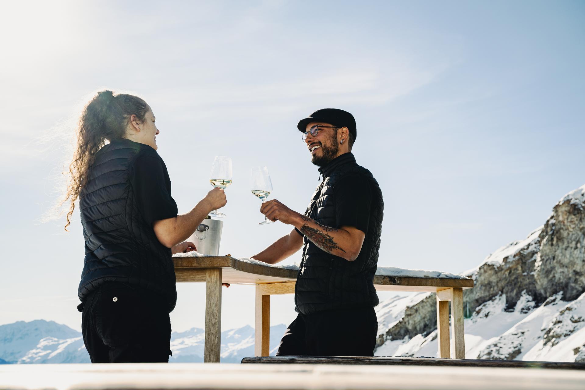 Segneshütte Food Essen Flims Laax Terrasse